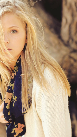 Woman long hair scarf tree - long hair and a scarf free wallpaper