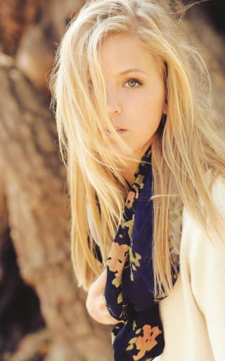 Woman blonde hair scarf sweater - portrait photography free wallpaper