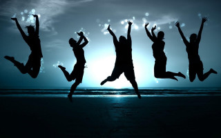 Beach night jumping group sunshine 2 - cheerful free wallpaper