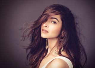 Woman long hair earrings up - long hair and earrings free wallpaper