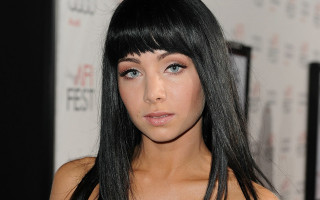 Woman black hair black dress 5 - a photo free wallpaper