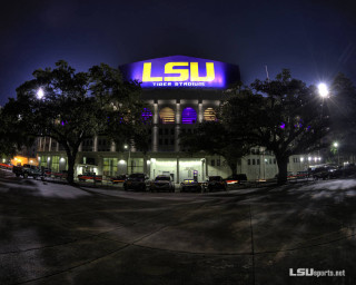 Large building cars parked nighttime - balcomb greene free wallpaper