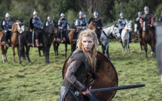 Woman costume sword shield horseback - erlund hudson free wallpaper