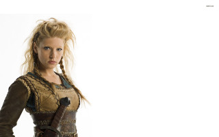 Medieval woman sword serious look - antipodean free wallpaper
