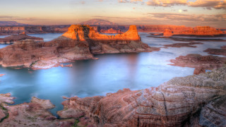 Mountain river ocean sunset cloudy 2 - a large body of water free wallpaper
