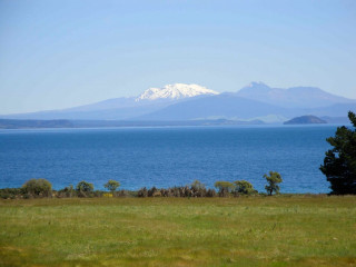 Horse grazing field water mountains - the top of the mountain free wallpaper