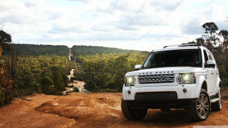 White land rover dirt road - xf iq4 free wallpaper