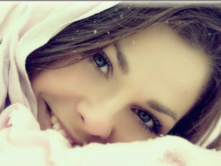 Woman blanket smiling camera happy - her face free wallpaper