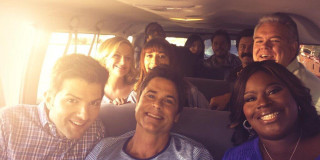 Group smiling car sunshine together - a picture together free wallpaper