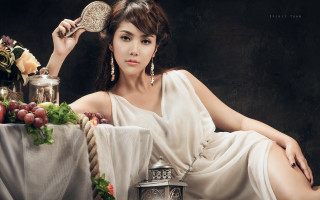 Woman white dress sitting table - fei danxu free wallpaper