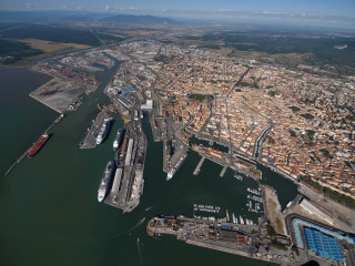 Water city harbor ship background - a large body of water free wallpaper