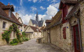 Cobblestone street church steeple walkway - de hirsh margule free wallpaper