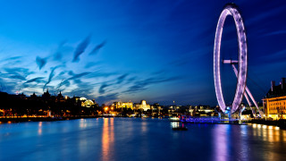 Ferris wheel night water city - a ferris wheel free wallpaper