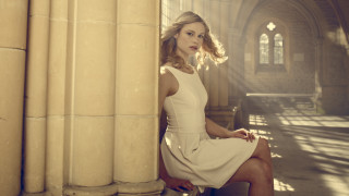 Woman white dress stone bench - anamorphic free wallpaper