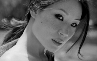 Freckled hair wind blown blackwhite - the wind free wallpaper