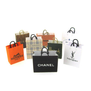 Small bags logos black white - product photo free wallpaper