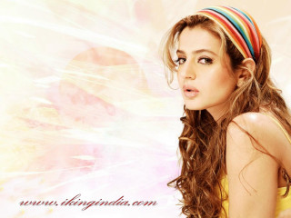 Woman long hair colorful headband - an oil free wallpaper