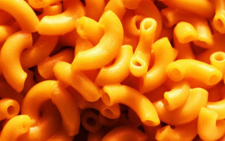 Macaroni cheese noodles fork closeup - mouth free wallpaper
