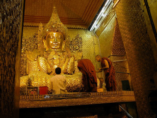 Golden buddha man woman indoors - golden free wallpaper