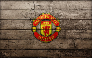 Wooden wall manchester united emblem - shield free wallpaper