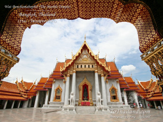 Red door gold roof pagoda - gold free wallpaper