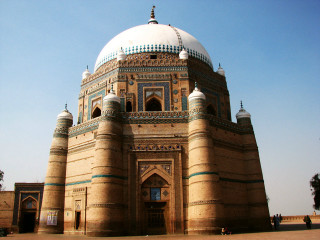 Large building dome clock sky - front view free wallpaper