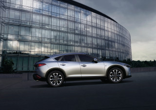 Silver car large building glass - a silver car free wallpaper