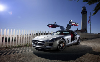 Silver sports car lighthouse doors - its door free wallpaper