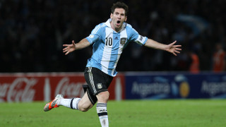 Soccer player running mouth open - heroic free wallpaper