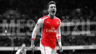 Man red white uniform celebrating - heroic free wallpaper