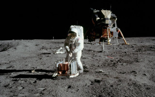 Astronaut moon suitcase flag man - moon free wallpaper