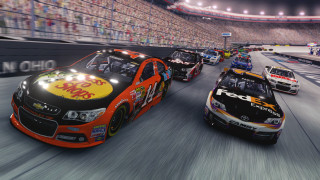 Cars racing track crowd stands - a crowd watching free wallpaper