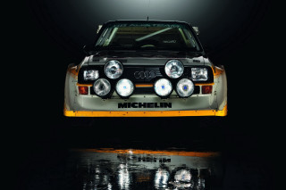 Car headlights dark room reflection - a reflection free wallpaper