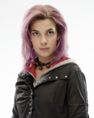 Woman pink hair black jacket - figurative free wallpaper