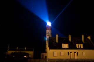 Lighthouse night light building windows - free light wallpaper