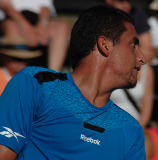 Man blue shirt frisbee crowd - ignacio fernandez rio free wallpaper