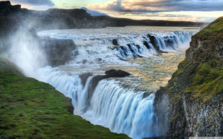 Waterfall large water grassy area - a large amount of water free wallpaper