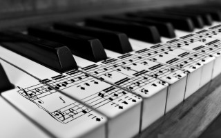 Piano musical notes black white - florianne becker free wallpaper