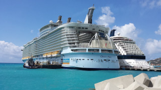 Cruise ship docked ocean small - stuckism free wallpaper