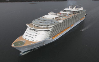 Cruise ship smoke water people - tilt shift free wallpaper