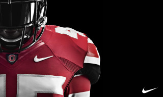 Football uniform helmet black background - matte finish free wallpaper for desktop