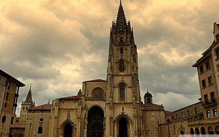 Cathedral clock tower city square - a clock tower free wallpaper