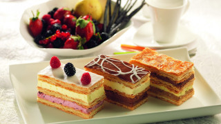 Dessert plate fruit bowl tablecloth - food photography free wallpaper