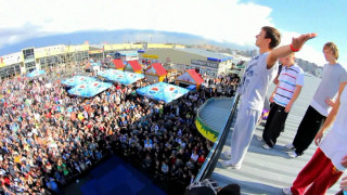 Group stage crowd watching man - andrei ryabushkin free wallpaper