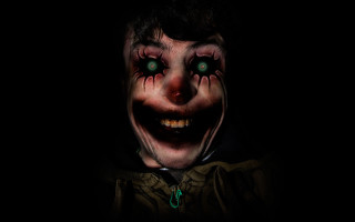 Creepy clown green eyes creepy - a creepy smile free wallpaper