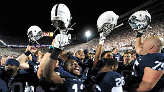 Football players helmets air game - helmet free wallpaper