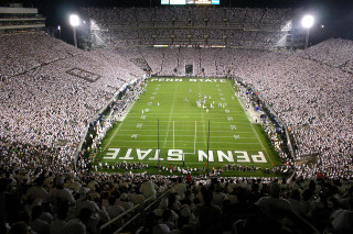 Football stadium crowd game people - a large crowd of people free wallpaper