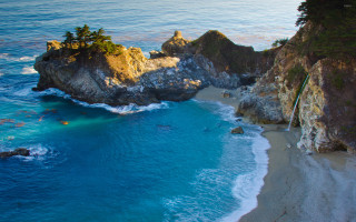 Beach cliff water wave swimming - the water free wallpaper