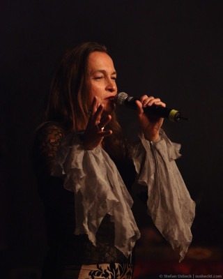 Woman dress microphone singing black - barbizon school free wallpaper