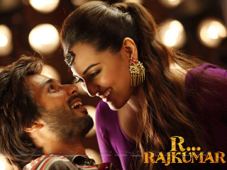 Man woman smiling scene radhmaar - the movie free wallpaper